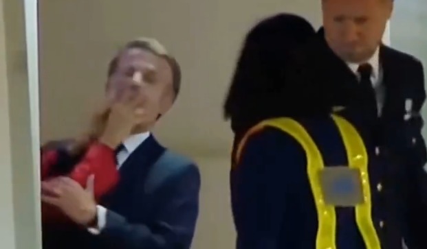 Video Viral Presiden Prancis Emmanuel Macron Ditoyor Istri Jelang Kunjungan ke Indonesia